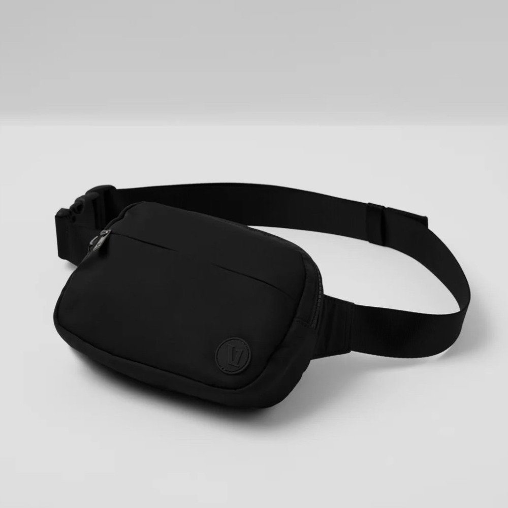 Vuori All Around Hip Bag Black Fanny Pack Waist Bag Crossbody Travel Pouch